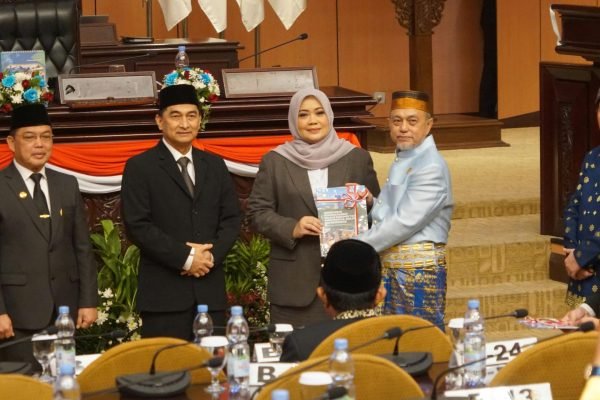 Wakil Gubernur Nusa Tenggara Barat (NTB), Hj. Indah Dhamayanti Putri, SE, M.Si, menghadiri Sidang Paripurna Luar Biasa Ke-3 DPD RI Masa Persidangan I Tahun Sidang 2026–2027 di Gedung Nusantara V, Kompleks Parlemen, Jakarta, Kamis 1/10 (foto kicknews.today/adpim)