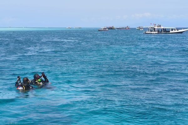 Tim SAR Gabungan lakukan pencarian WNA Korsel yang hilang di Gili Trawangan.