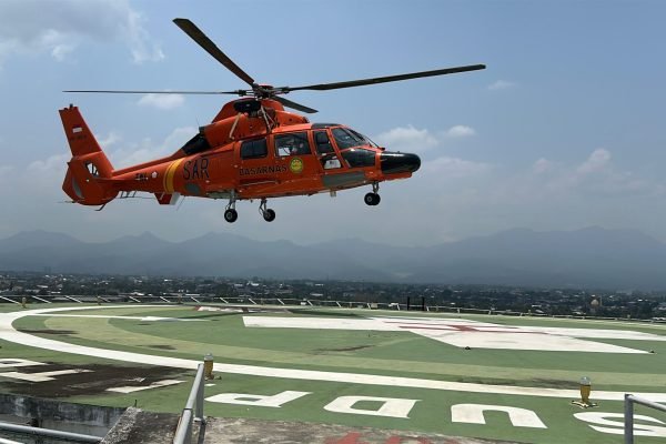 Dua pembalap terjatuh di Sirkuit Mandalika dievakuasi pakai helikopter Basarnas.