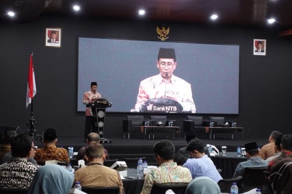 Direktur Pemberdayaan Zakat dan Wakaf pada Direktorat Jenderal Bimbingan Masyarakat Islam Kementerian Agama RI sekaligus Ketua Bidang VII Pengembangan Keuangan Publik Islam DPP IAEI, Prof. Dr. H. Waryono Abdul Ghafur (foto kicknews.today/ist)