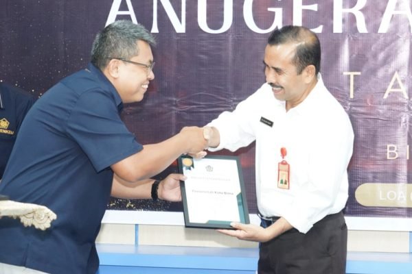 Pemerintah Kota Bima meraih 2 penghargaan pada Anugerah Reksa Bandha yang digelar Kantor Pelayanan Kekayaan Negara dan Lelang (KPNL) Bima di Aula Satonda Kantor KPPN Bima, Rabu (24/4/2024).