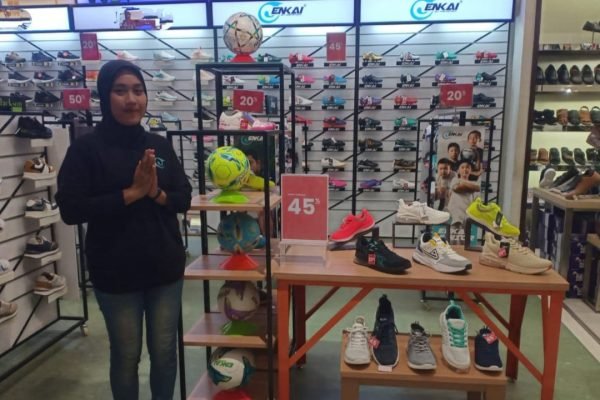 Gerai sepatu ENKAI di MDS Lombok Epicentrum Mall, Jalan Sriwijaya, Kota Mataram, NTB. (Foto: Istimewa)