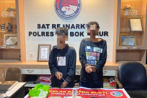 Kedua terduga pelaku yang berhasil diamankan