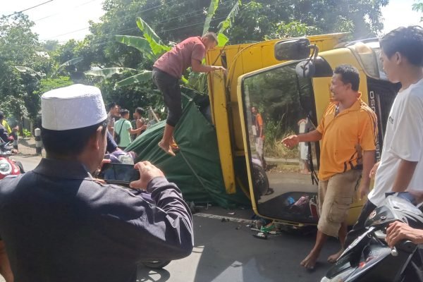 Saat truk oleng yang berhasil di evakuasi