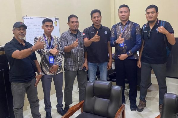 Foto bersama IKBP usai hearing di PDAM Lombok Timur.