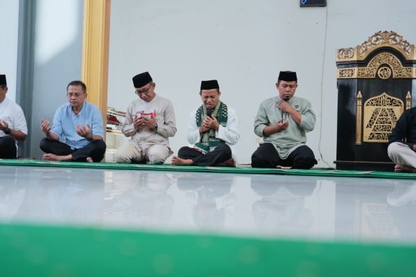 Wakil Wali Kota Bima Fery Sofyan pimpin kegiatan imtaq di Masjid Nur A. Latif, Kantor Wali Kota Bima.