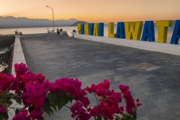 Pantai Lawata Kota Bima. Foto: Dok Dinas Kominfo Kota Bima