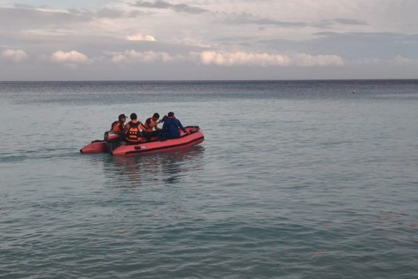 Tim SAR gabungan lakukan pencarian nelayan hilang di Perairan Lombok Utara.