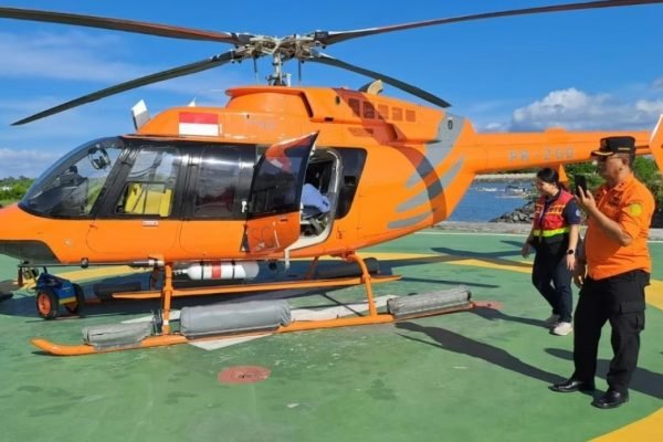 Tim SAR kerahkan helikopter evakuasi WNA Belanda terjatuh di Gunung Rinjani.