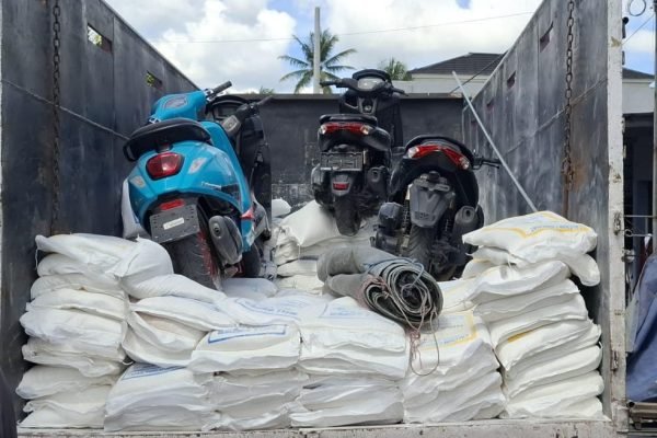 Empat sepeda motor bodong dari Bali ditahan petugas Polres Lombok Tengah.