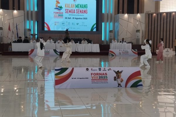 Peserta Taijiquan di Auditorium Yusuf Abu Bakar, Universitas Mataram. (Foto kicknews.today/wn)