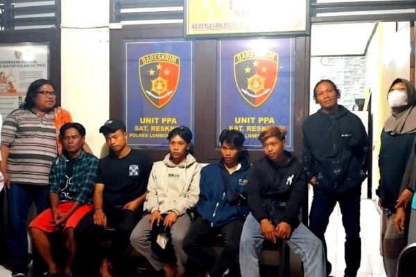 Beberapa korban bersama orang tuanya didampingi oleh SBMI dan kuasa hukum nya