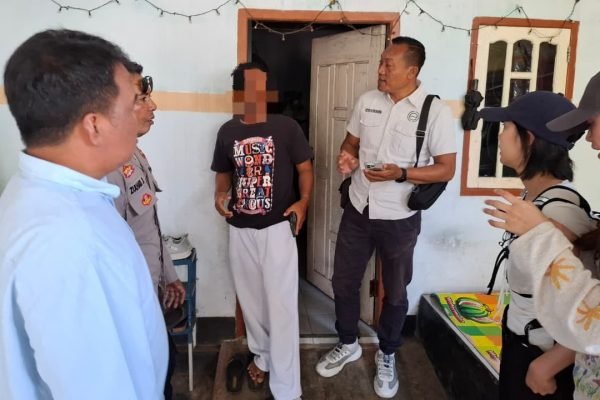Terduga pencuri iPhone milik WNA Tiongkok di Lombok Tengah diamankan polisi.