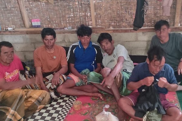 Enam ABK korban kapal tenggelam asal Bima diselamatkan nelayan di Lombok Utara. Foto: Dok. Humas Polda NTB