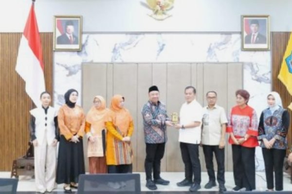 Anggota Komisi X DPR RI H. Lalu Hadrian Irfani kunker ke Lombok.