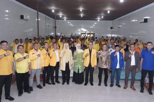 Foto bersama usai Musda DPD Golkar Kota Bima.
