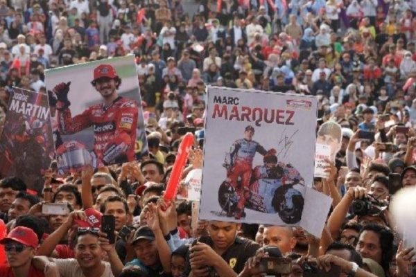 Momen keseruan Riders parade MotoGP Mandalika yang digelar tahun 2024 lalu. (foto: ist)