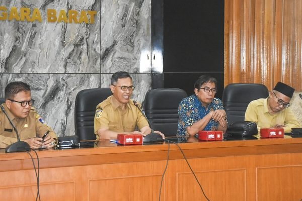 Rapat Koordinasi Percepatan Penanganan Daerah Blankspot dan Lemah Sinyal yang digelar di Gedung Sangkareang, Kantor Gubernur NTB. (foto kicknews.today/adpim)