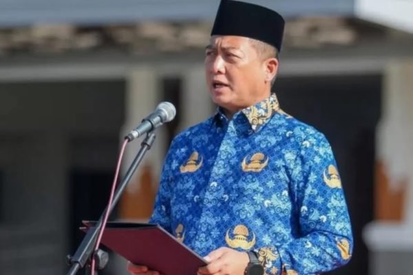 Gubernur NTB Dr H Lalu Muhamad Iqbal (foto kicknews.today/ist)