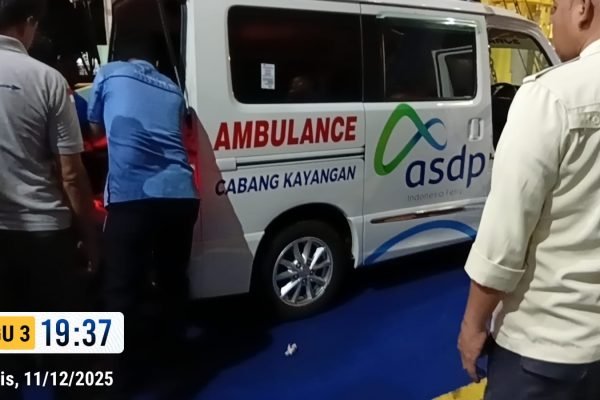 Jasad korban dibawa ke PKM Labuhan Lombok. Foto. Ist