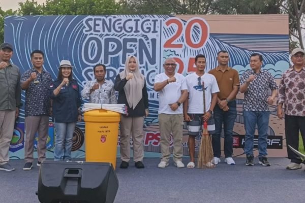 Ajang Senggigi Open Surfing 2025 resmi dibuka oleh Wakil Gubernur NTB Hj Indah Damayanti Putri (foto kicknews.today/ist)