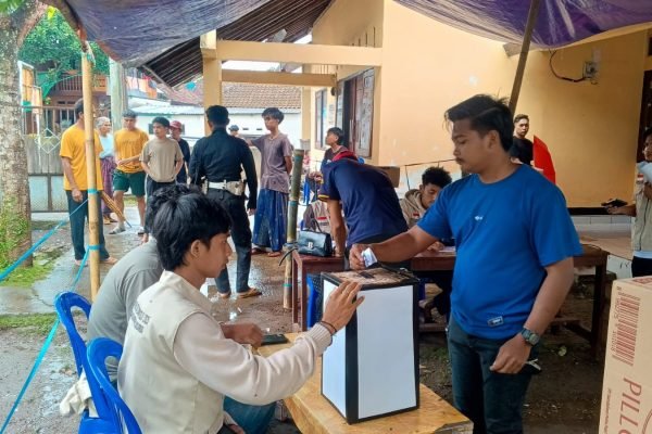 Kegiatan pemilihan Ketua Pemuda Desa Lendang Belo, Kecamatan Montong Gading, Kabupaten Lombok Timur.