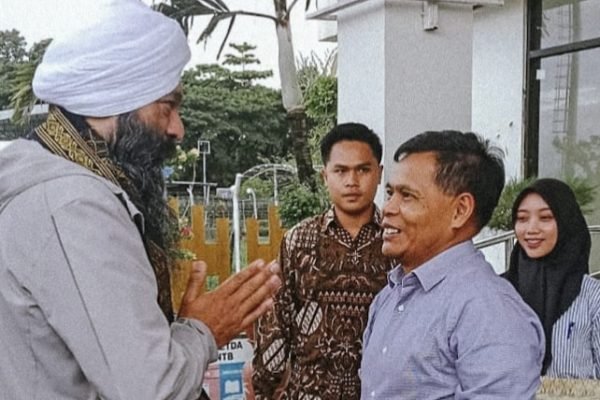 PJ Sekda NTB Lalu Moh Faozal saat menyambut kunjungan Menteri Pembangunan Internasional Kanada Randeep Sarai. (foto kicknews.today/biro adpim)