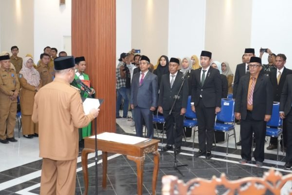 Wali Kota Bima lantik sejumlah pejabat eselon.