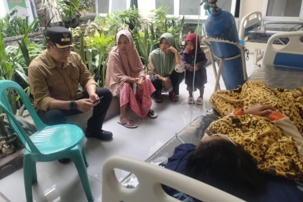 Korban Rahma Afika saat berada dalam penanganan medis. Foto. Ist