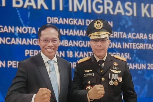 Sekda Lombok Timur, H.M Juaini Taofik saat hadiri pendirian kantor imigrasi. Foto. Dok. Pemda