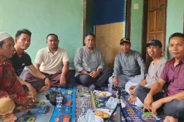 Kunjungan pihak Pemprov NTB ke tempat Norida Akmal Ayob. (foto kicknews.today/ist)