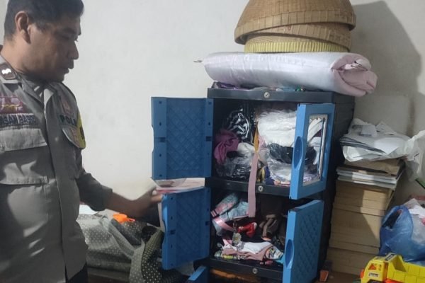 Kondisi lemari pakaian korban paska kemalingan. Foto. Ist