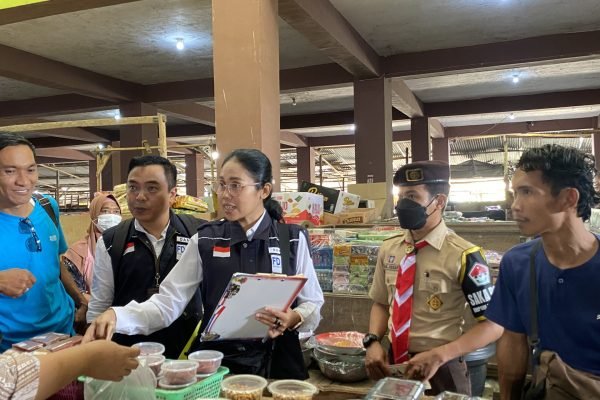 BBPOM intensifikasi pengawasan pangan Ramadhan di pasar Pancor Lotim. Foto. Ist