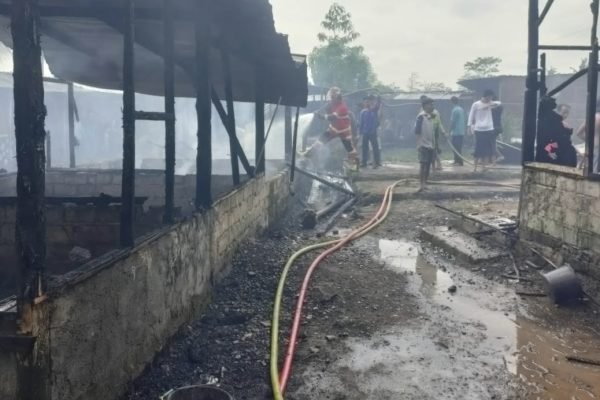 Pondok Pesantren di Praya Lombok Tengah hangus terbakar. (foto kicknews.today/ist)