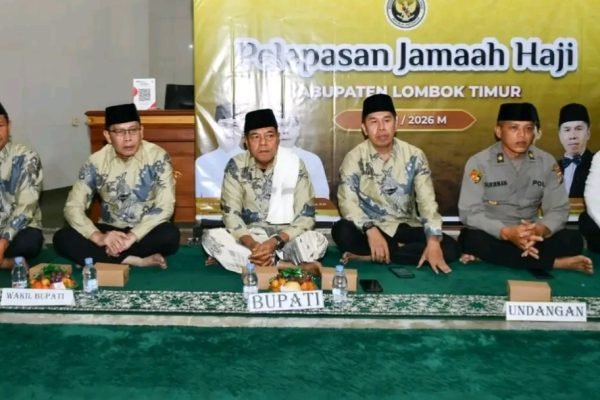 Momen pelepasan jamaah calon haji kloter pertama di Kabupaten Lombok Timur. Foto. Dok. Pemda
