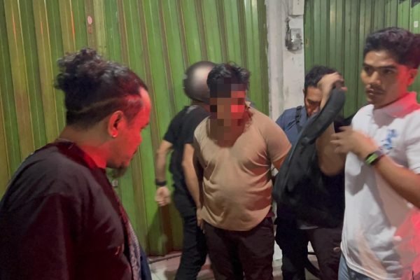 Terduga pelaku pencurian dan pelecehan seksual diamankan tim opsnal Polres Lombok Timur. Foto. Ist
