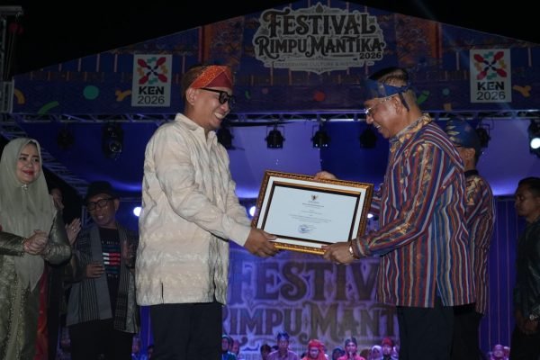Momen pembukaan Festival Rimpu Mantika 2026 di Museum Asi Mbojo.