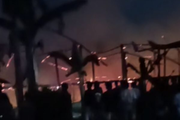 Kebakaran melanda kandang ayam pedaging di Gerung Permai, Suralaga Lombok Timur. Foto. Ist