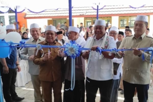 Program Satuan Pelayanan Pemenuhan Gizi (SPPG) berbasis pesantren resmi diluncurkan di Dapur SPPG Yayasan Pondok Pesantren Nurul Hakim, Dusun Geresik, Desa Gelogor, Kecamatan Kediri, Lombok Barat, Selasa 12 Mei 2026 (foto kicknews.today/ist)