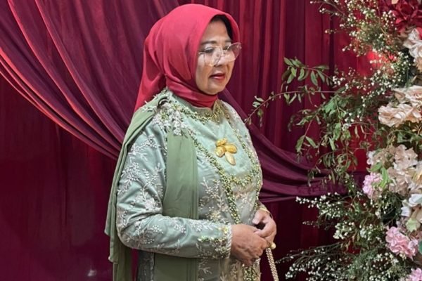 Ketua DPRD NTB, Hj Baiq Isvie Rupaeda SH MH