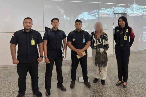 WNA Australia diamankan pihak Imigrasi Bima.