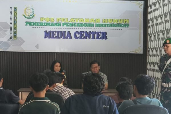 Hearing sejumlah pemuda di Kejaksaan Negeri Lombok Timur. Foto. Ist