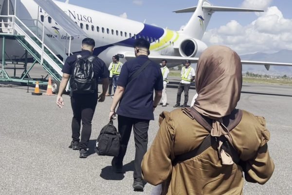 Kantor Imigrasi Kelas II Non TPI Bima  deportasi anak hasil kawin campur Indonesia - Malaysia.