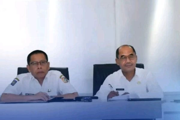 Wakil Bupati Lombok Timur H. Moh. Edwin Hadiwijaya didampingi Asisten Sekda bidang Pemerintahan dan Kesejahteraan Rakyat Ahyan. Foto. Ist