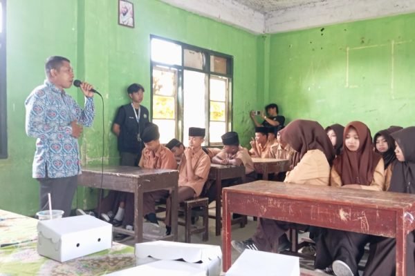 Sosialisasi pencegahan pernikahan anak oleh mahasiswa KKN.Foto. Ist