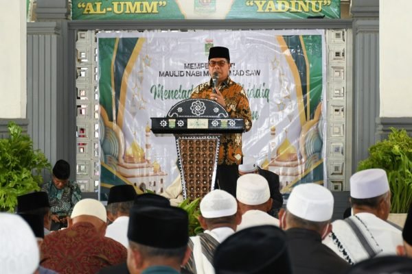 Bupati Lombok Timur, H. Haerul Warisin saat hadiri perayaan Maulid di yayasan Yadinu Masbagik. Dok. Foto. Pemda Lombok Timur