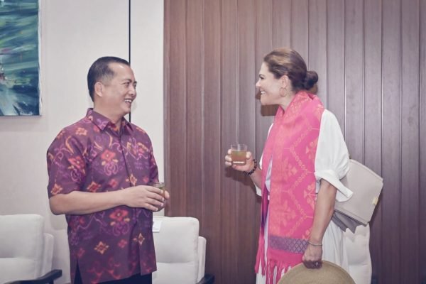 Yang Mulia Putri Mahkota Swedia, Victoria Ingrid Alice Desiree tiba di Lombok dan disambut Gubernur NTB, Sabtu (5/9/2026). (foto kicknews.today/adpim)