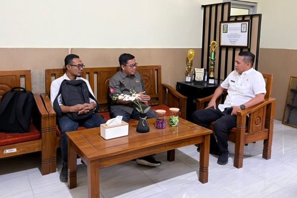 Kepala Kantor Pertanahan Kabupaten Bima temui Kepala BKPH Maria Donggomassa