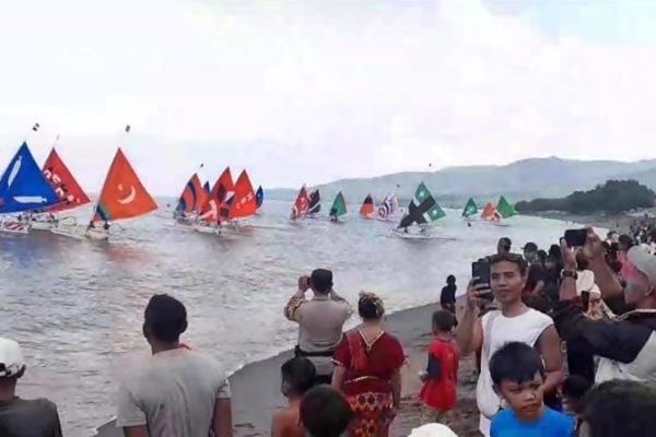 Parade Sampan di acara Meninting Begawe Part 2