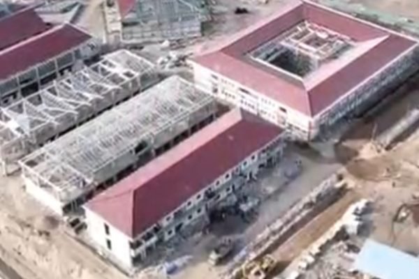 Tampak atas gedung Sekolah Rakyat di KLU. (Foto hasil tangkapan layar)